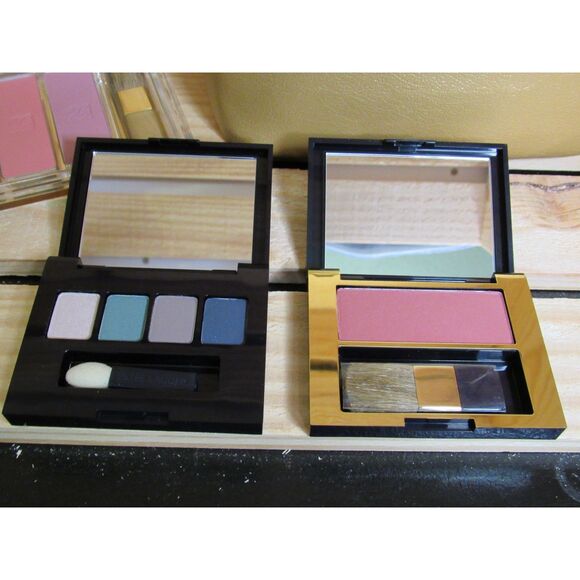Estee Lauder Makeup Bundle with Brushes and Gold Travel Bag - Picture 4 of 8